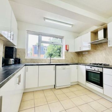 Harlaxton Drive